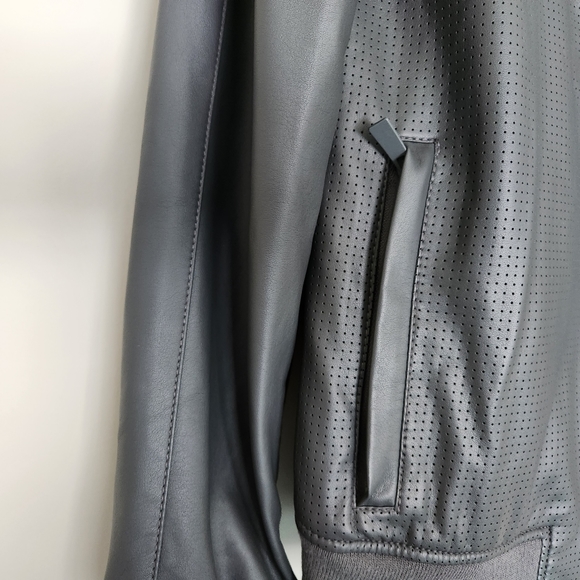 Leather jacket - Picture 3 of 4